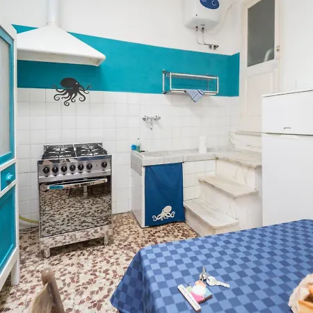 Ca D'axeu Traditional Apartment